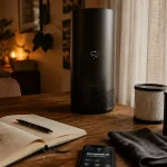 Purificateur d air Dyson avis : appareil design premium près d une fenêtre